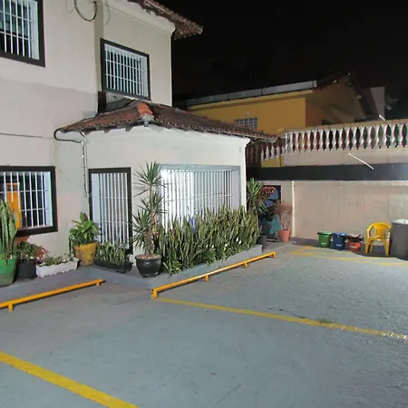 Vila Rock Hostel - Secure Neighborhood, Near Metro, Nubank Allianz Parque, Vila Madalena, Av Paulista, easy access to Morumbis&Autódromo Interlagos-2